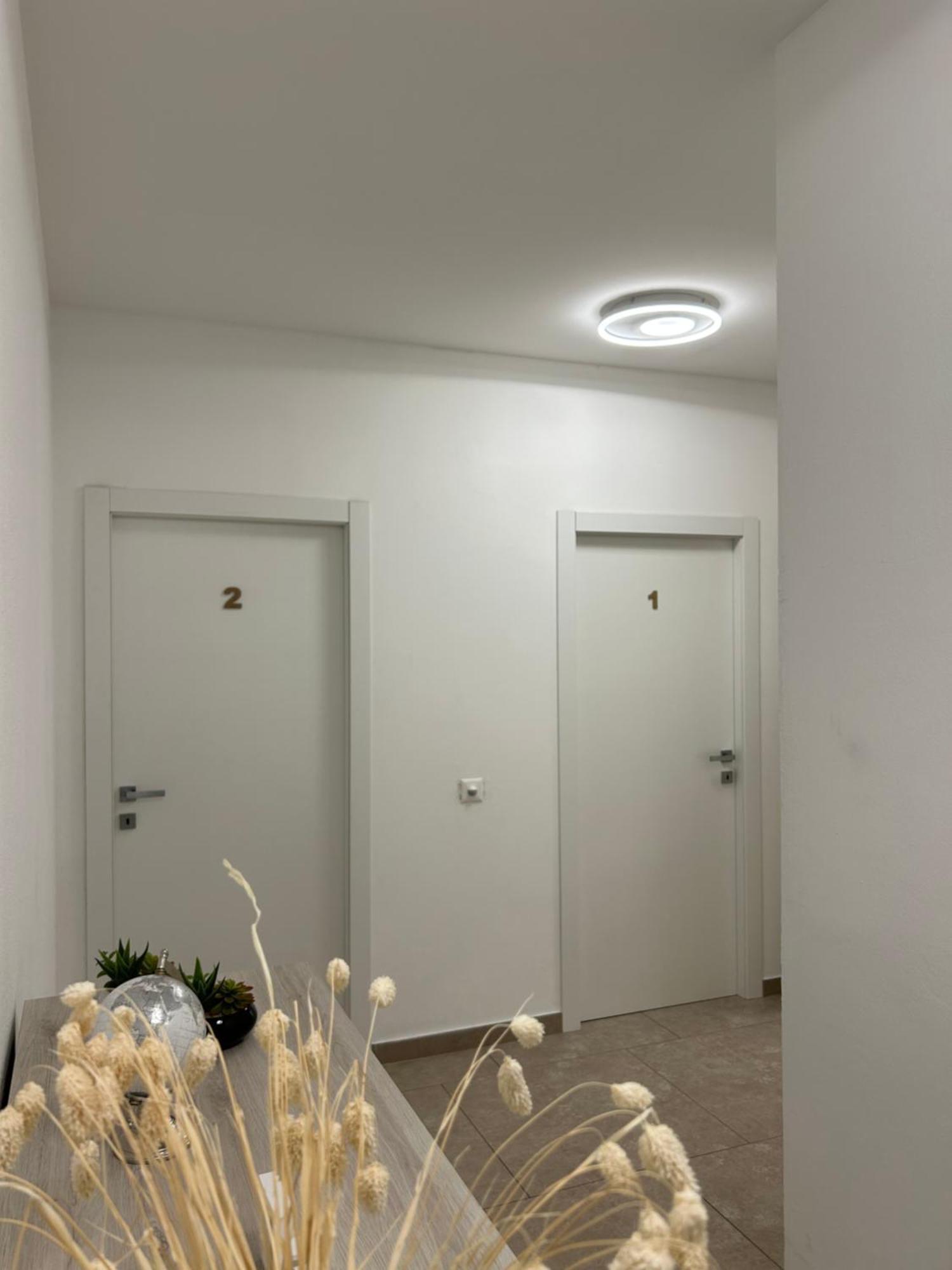 *Veranda'S Rooms* - Free Parking In Central Lugano Luaran gambar