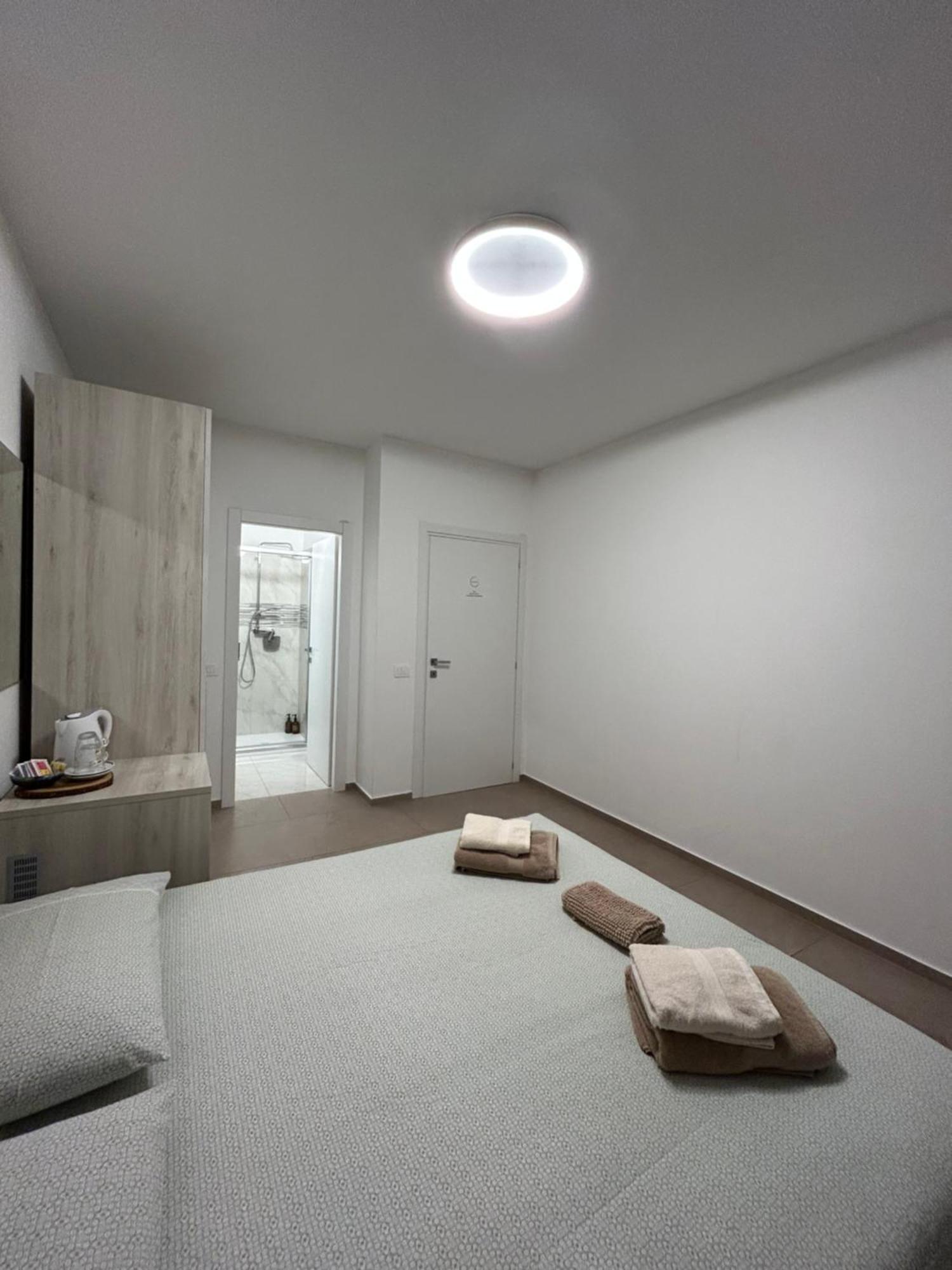 *Veranda'S Rooms* - Free Parking In Central Lugano Luaran gambar