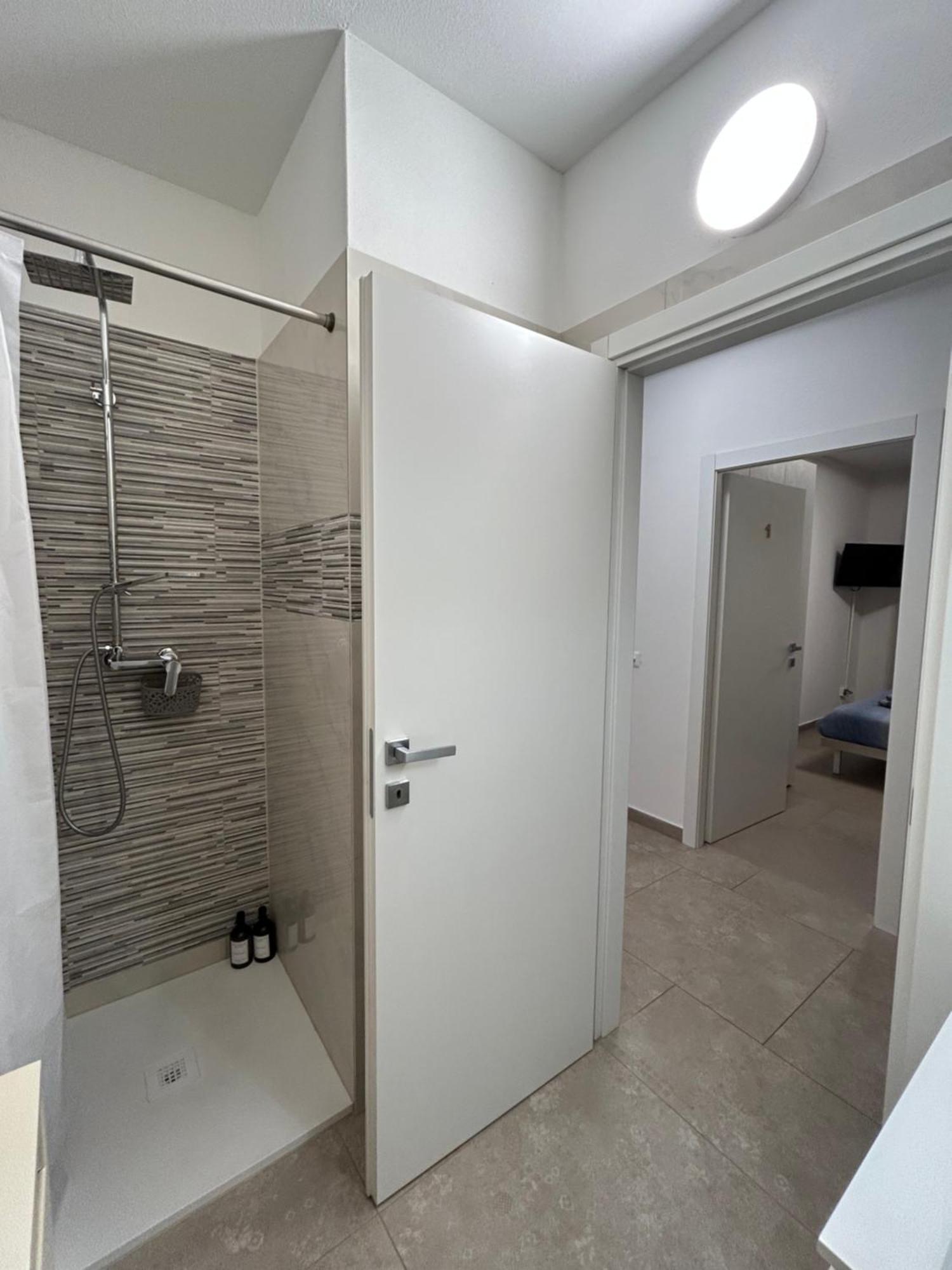 *Veranda'S Rooms* - Free Parking In Central Lugano Luaran gambar